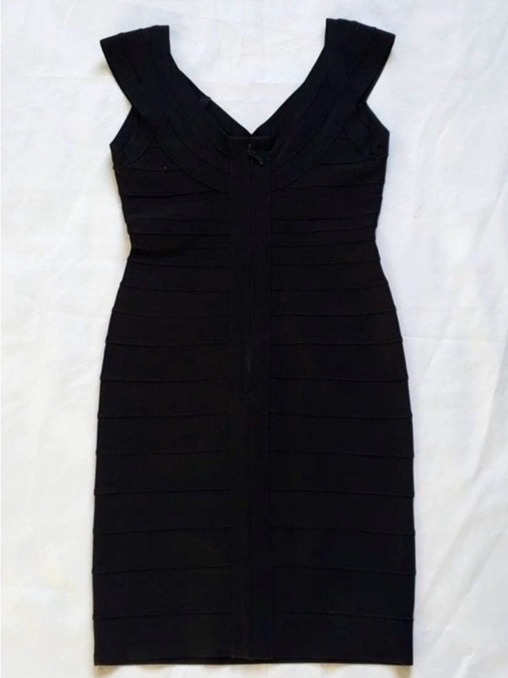 AQUA by Bloomingdale’s - Black V-Neck Bandage Dress